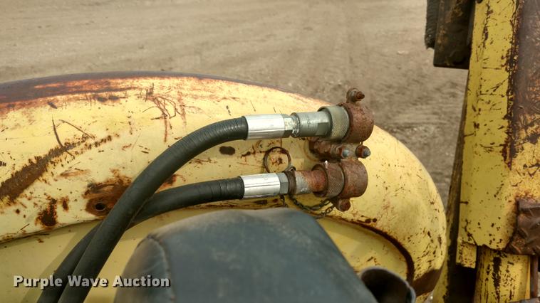 image for item G1437 Ford 3500 tractor