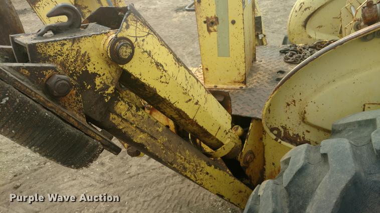 image for item G1437 Ford 3500 tractor