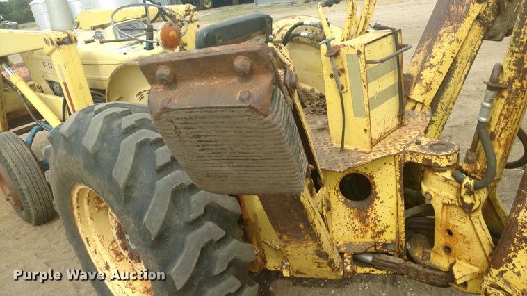 image for item G1437 Ford 3500 tractor