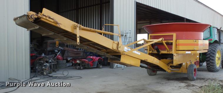 image for item K6401 HayBuster Big Bite H1000 bale processor