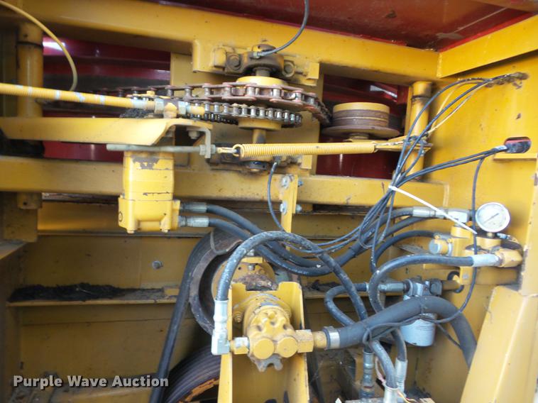 image for item K6401 HayBuster Big Bite H1000 bale processor