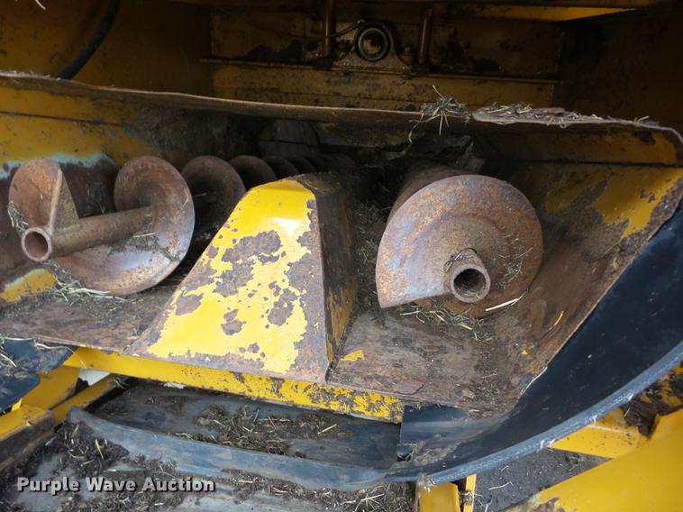 image for item K6401 HayBuster Big Bite H1000 bale processor