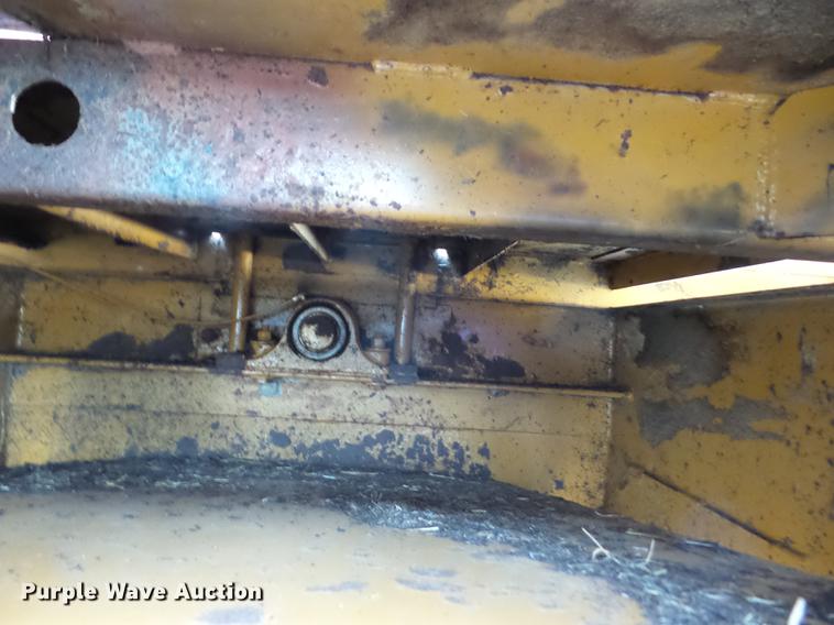 image for item K6401 HayBuster Big Bite H1000 bale processor