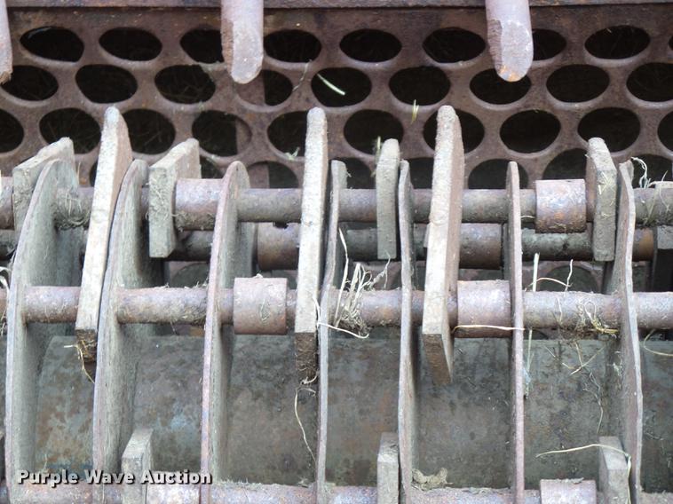 image for item K6401 HayBuster Big Bite H1000 bale processor