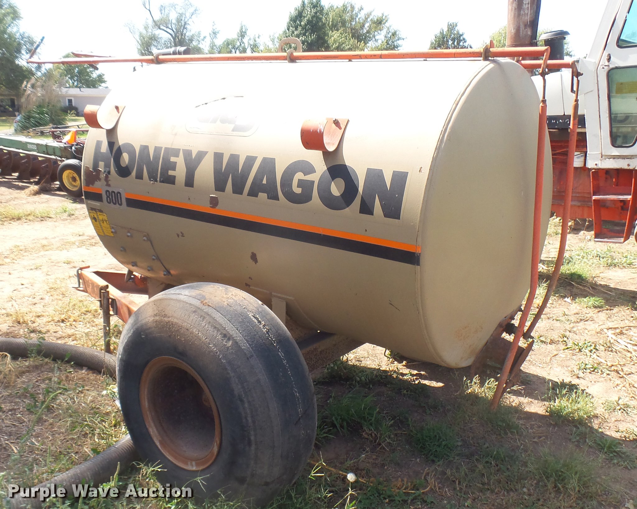 Clay 800 honey wagon in Mt. Hope, KS Item EB9213 sold Purple Wave