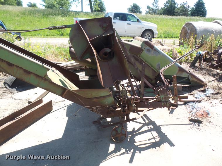 image for item DA6391 John Deere 101 corn picker