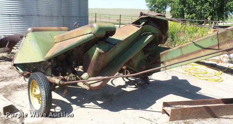 image for item DA6391 John Deere 101 corn picker