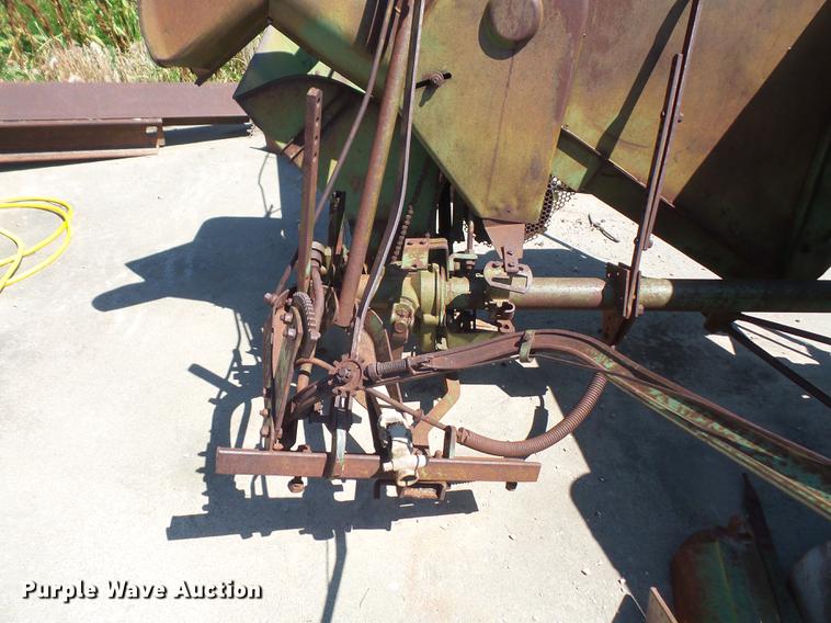 image for item DA6391 John Deere 101 corn picker