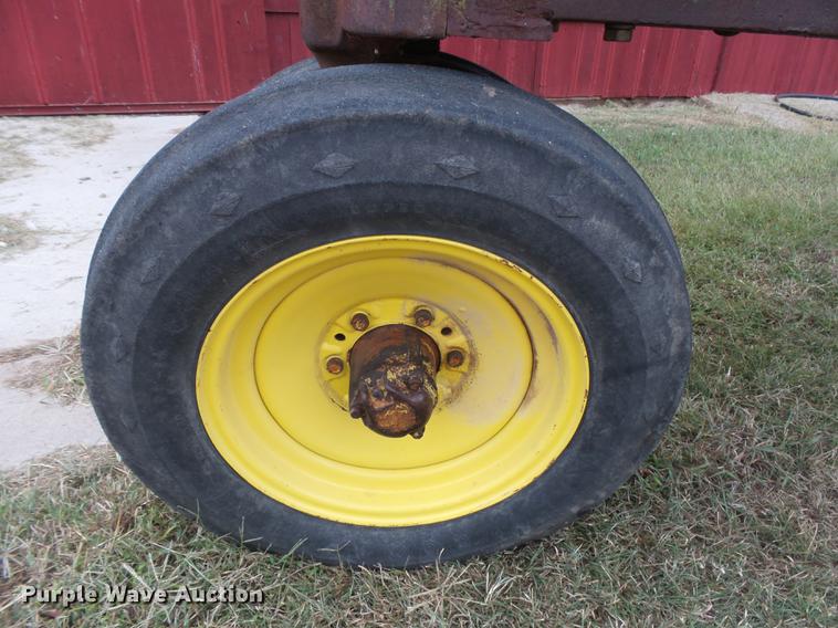 image for item DC3820 1941 John Deere A tractor