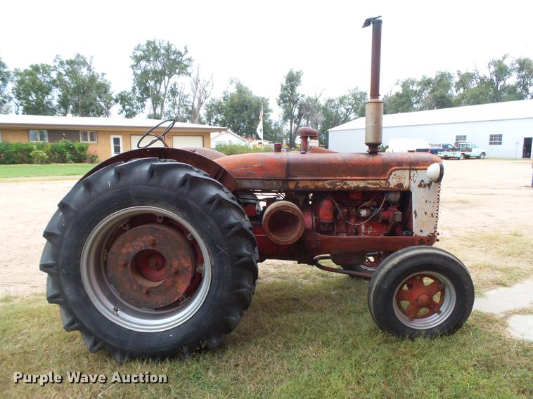 image for item DC3821 1954 International WD Super 9 tractor