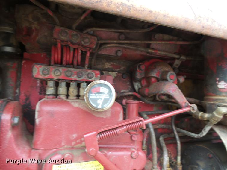 image for item DC3821 1954 International WD Super 9 tractor