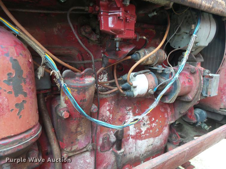 image for item DC3821 1954 International WD Super 9 tractor