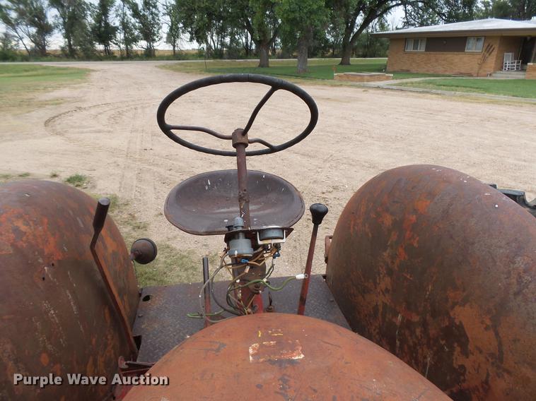 image for item DC3821 1954 International WD Super 9 tractor