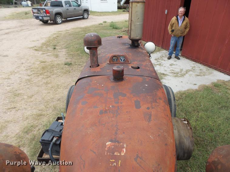 image for item DC3821 1954 International WD Super 9 tractor