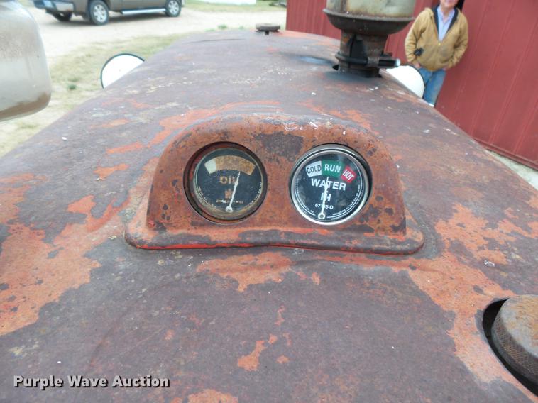 image for item DC3821 1954 International WD Super 9 tractor