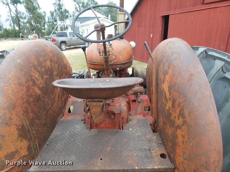 image for item DC3821 1954 International WD Super 9 tractor