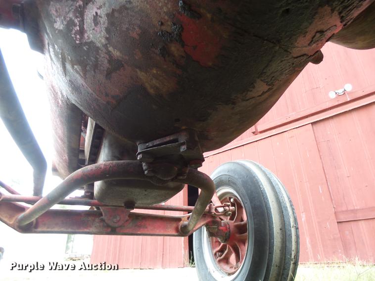 image for item DC3821 1954 International WD Super 9 tractor