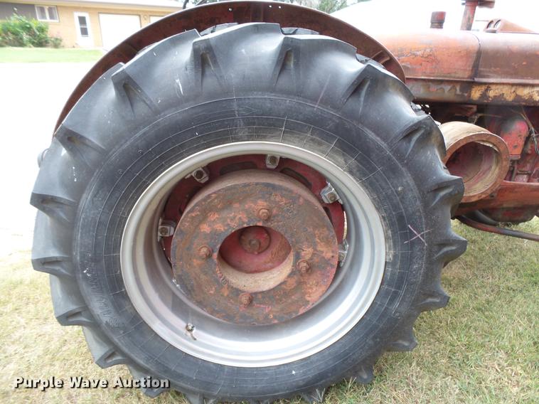 image for item DC3821 1954 International WD Super 9 tractor