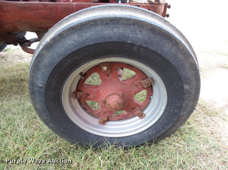 image for item DC3821 1954 International WD Super 9 tractor