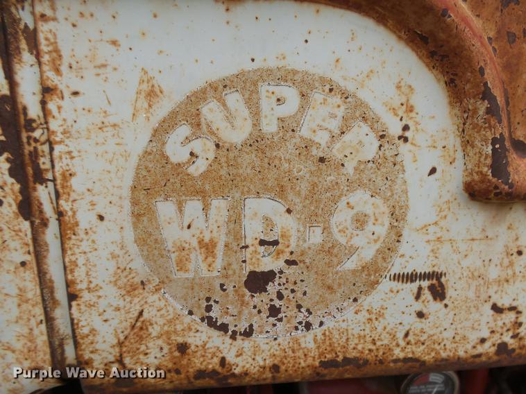 image for item DC3821 1954 International WD Super 9 tractor
