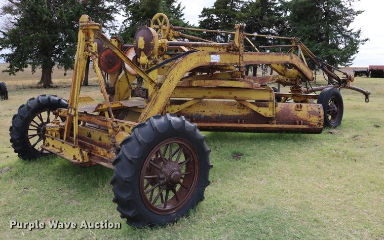 image for item DD0067 Caterpillar 66 grader