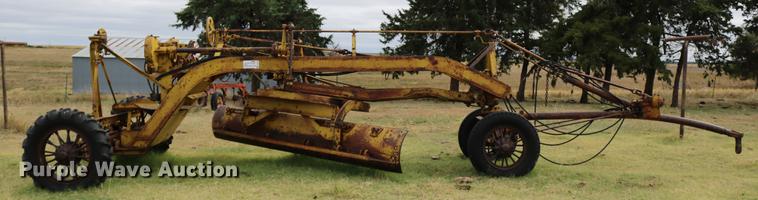 image for item DD0067 Caterpillar 66 grader