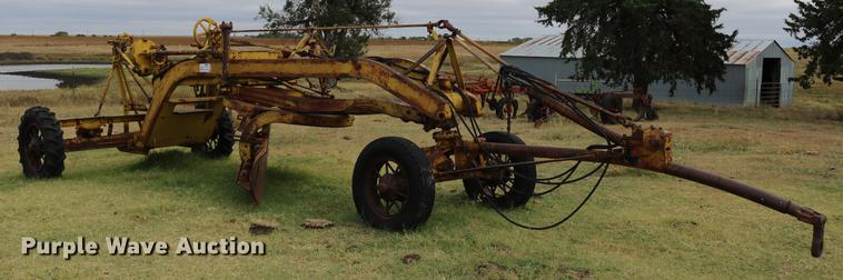 image for item DD0067 Caterpillar 66 grader