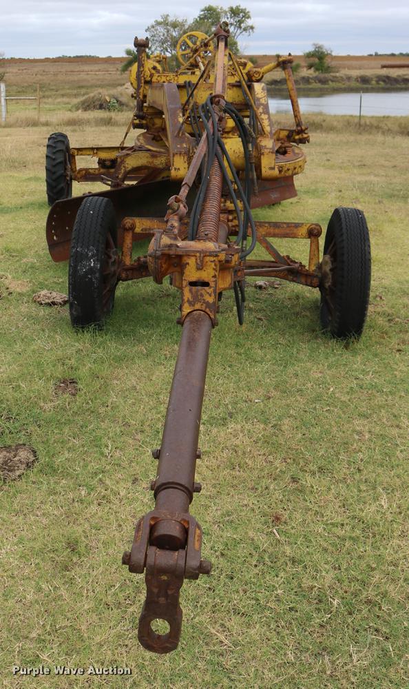 image for item DD0067 Caterpillar 66 grader