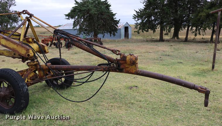 image for item DD0067 Caterpillar 66 grader