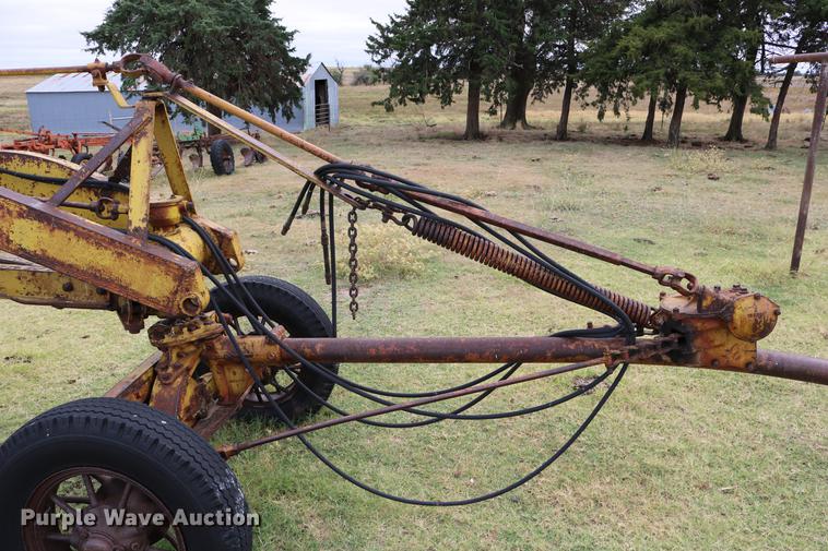 image for item DD0067 Caterpillar 66 grader