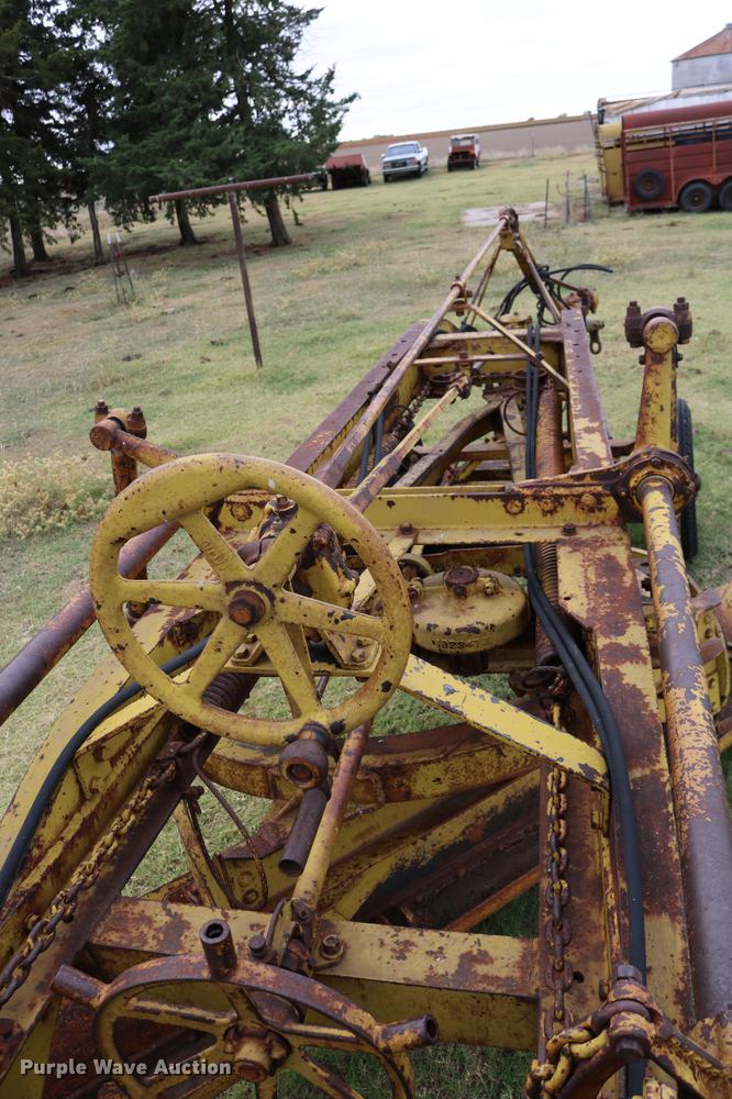 image for item DD0067 Caterpillar 66 grader