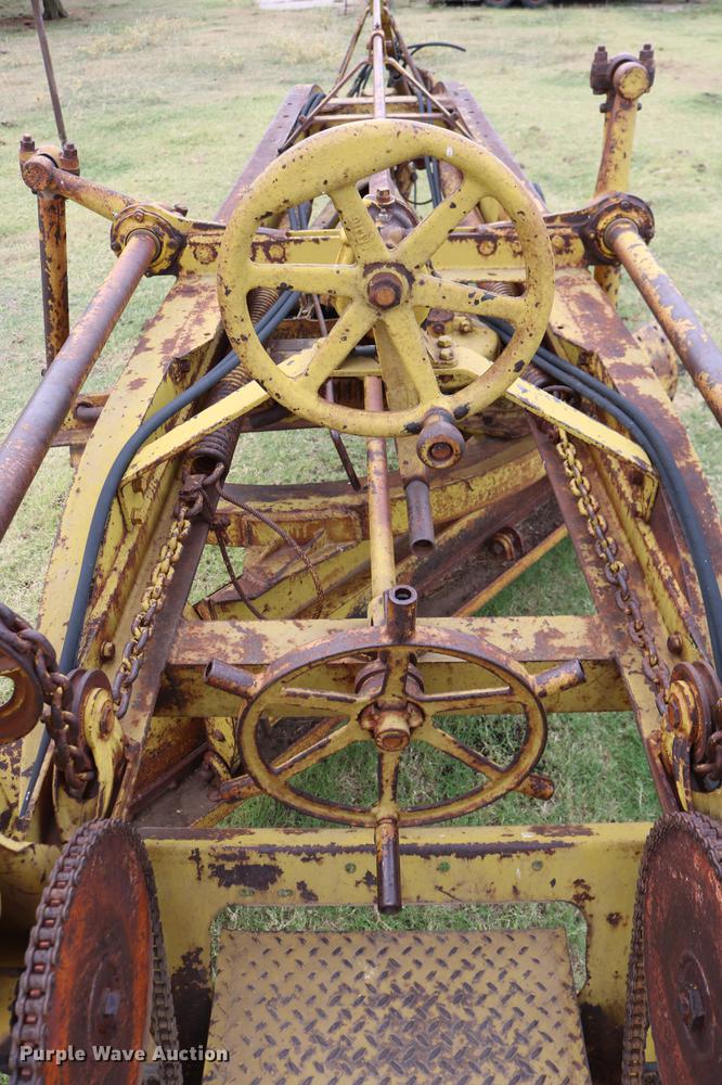 image for item DD0067 Caterpillar 66 grader