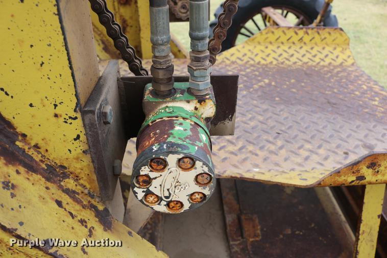 image for item DD0067 Caterpillar 66 grader