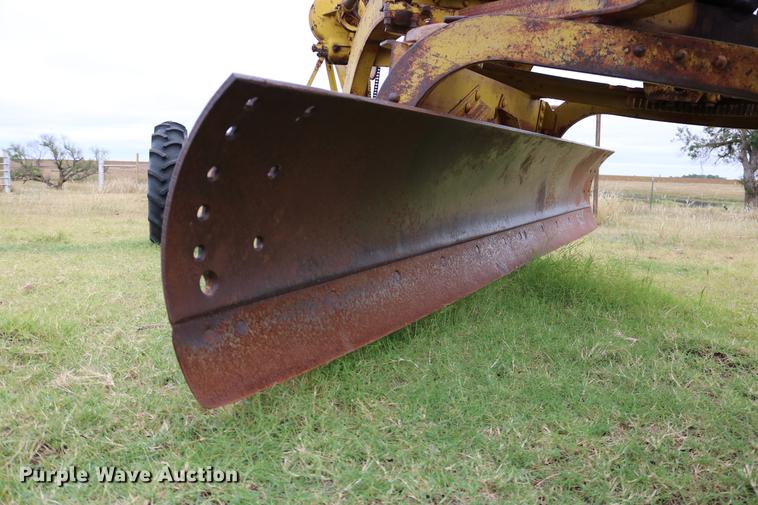 image for item DD0067 Caterpillar 66 grader