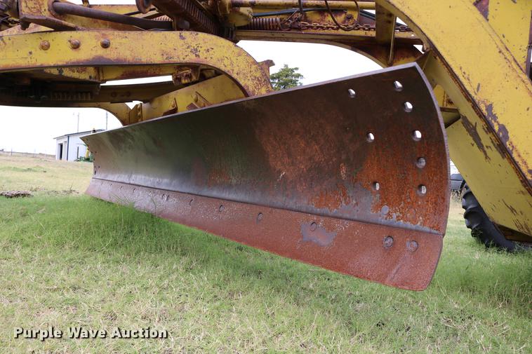 image for item DD0067 Caterpillar 66 grader