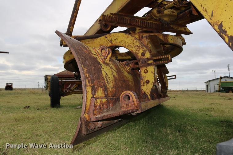 image for item DD0067 Caterpillar 66 grader