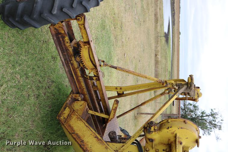 image for item DD0067 Caterpillar 66 grader