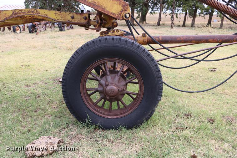 image for item DD0067 Caterpillar 66 grader