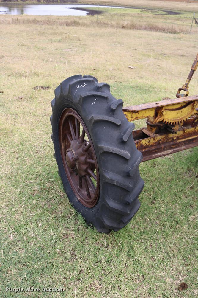 image for item DD0067 Caterpillar 66 grader