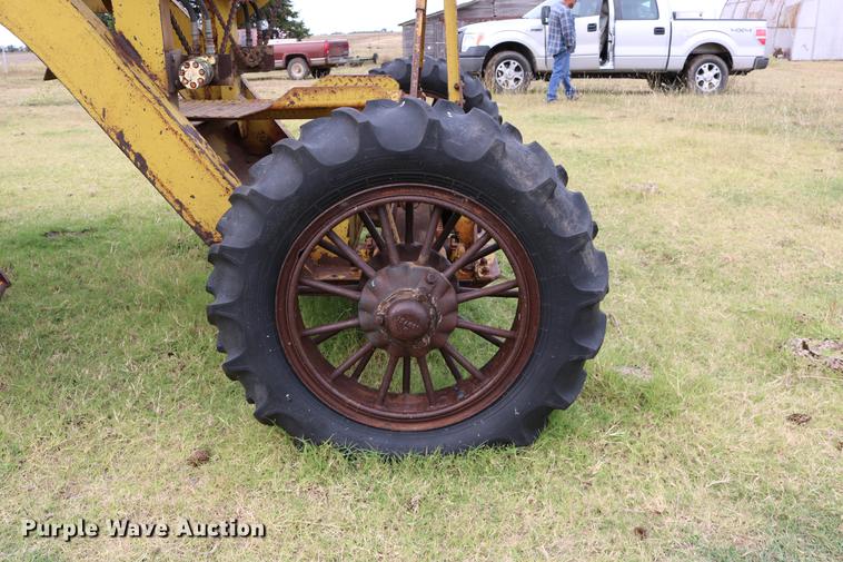 image for item DD0067 Caterpillar 66 grader