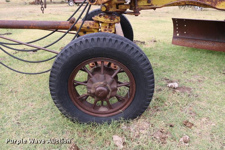 image for item DD0067 Caterpillar 66 grader