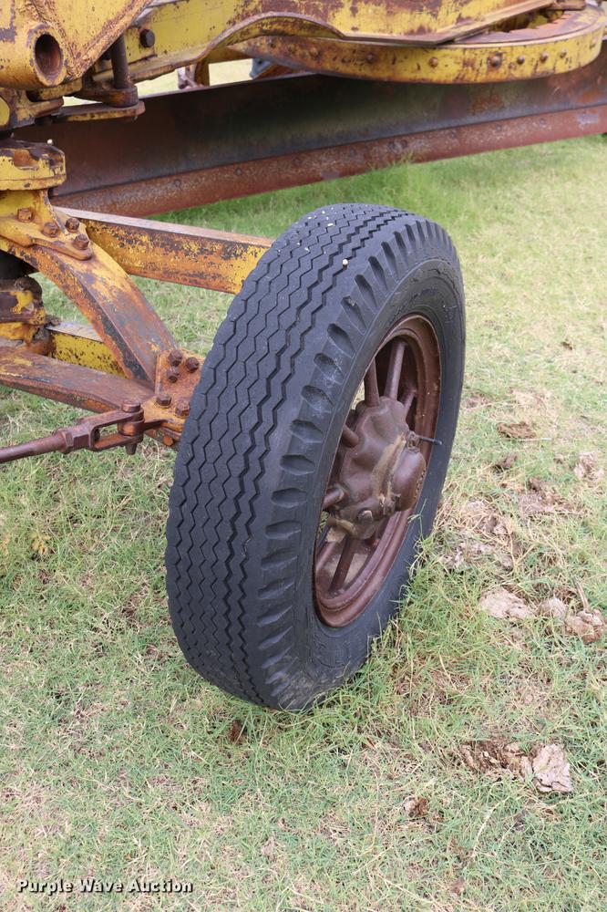 image for item DD0067 Caterpillar 66 grader