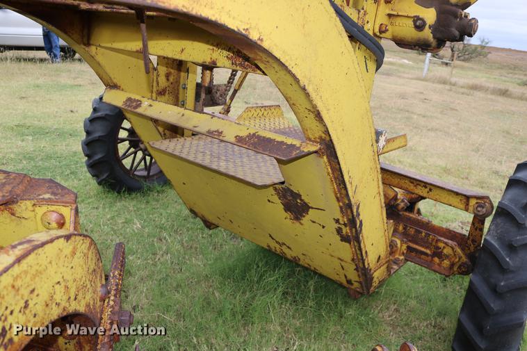 image for item DD0067 Caterpillar 66 grader