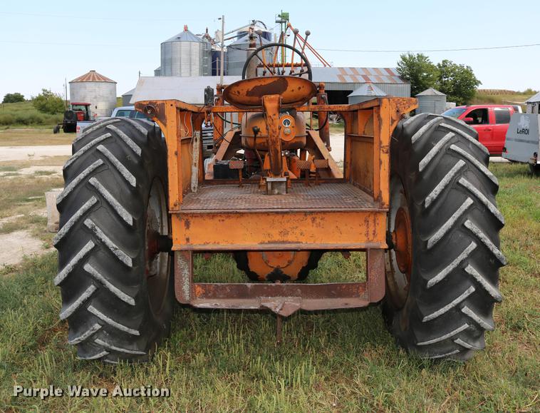 image for item DD0132 1948 Mccormick Farmall M tractor