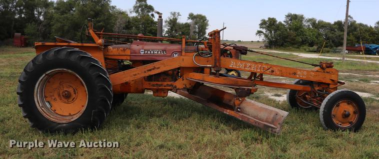 image for item DD0132 1948 Mccormick Farmall M tractor