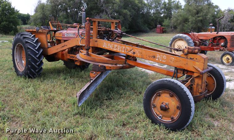 image for item DD0132 1948 Mccormick Farmall M tractor