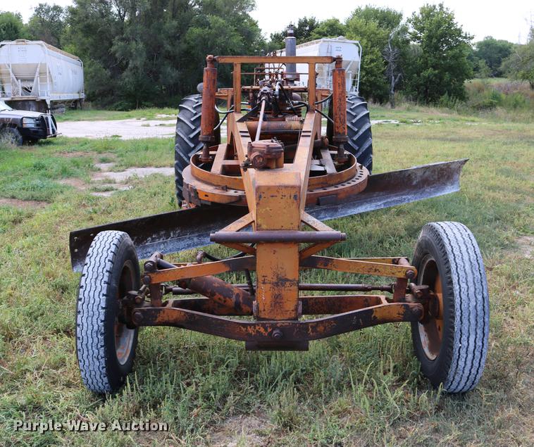 image for item DD0132 1948 Mccormick Farmall M tractor