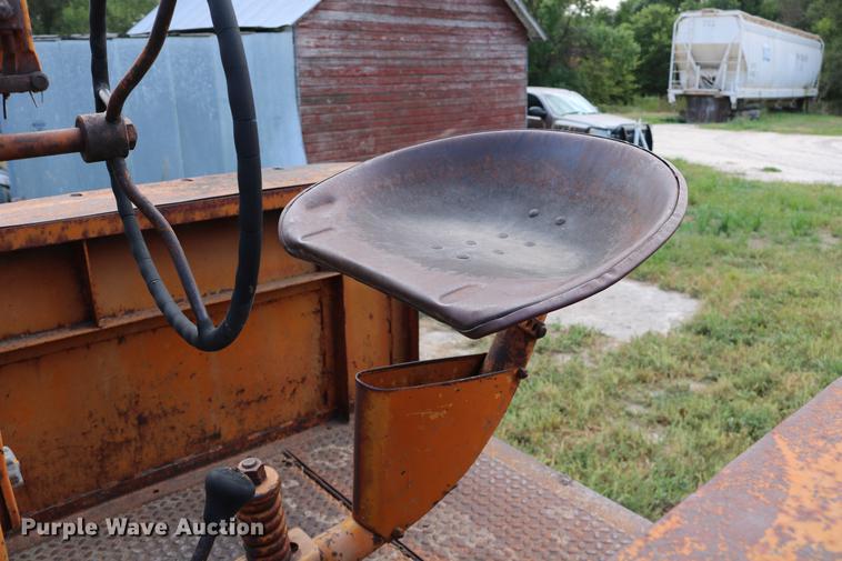 image for item DD0132 1948 Mccormick Farmall M tractor