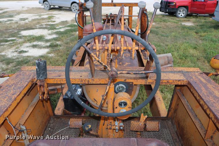 image for item DD0132 1948 Mccormick Farmall M tractor