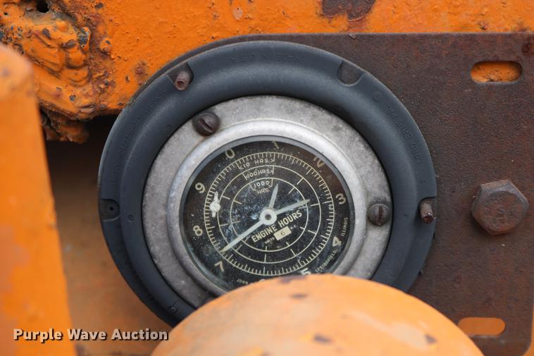 image for item DD0132 1948 Mccormick Farmall M tractor